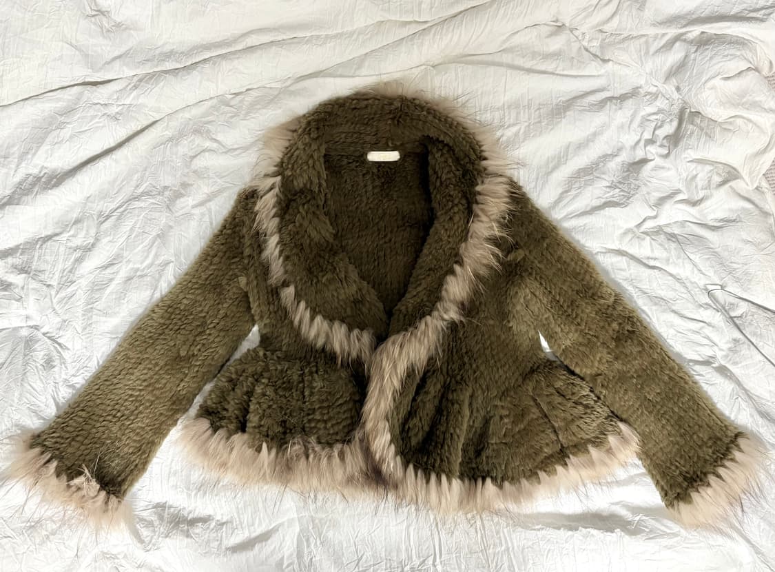 빈티지 래빗퍼 페미닌 퍼자켓 착용샷ㅇ 상품이미지1