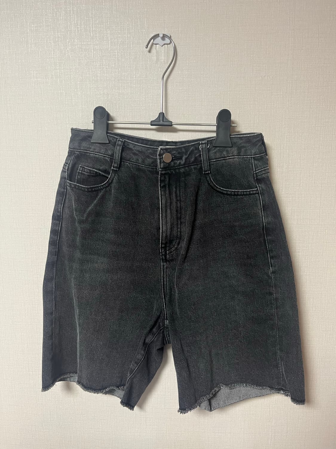 아모멘토 블랙 데님 쇼츠 상품이미지1