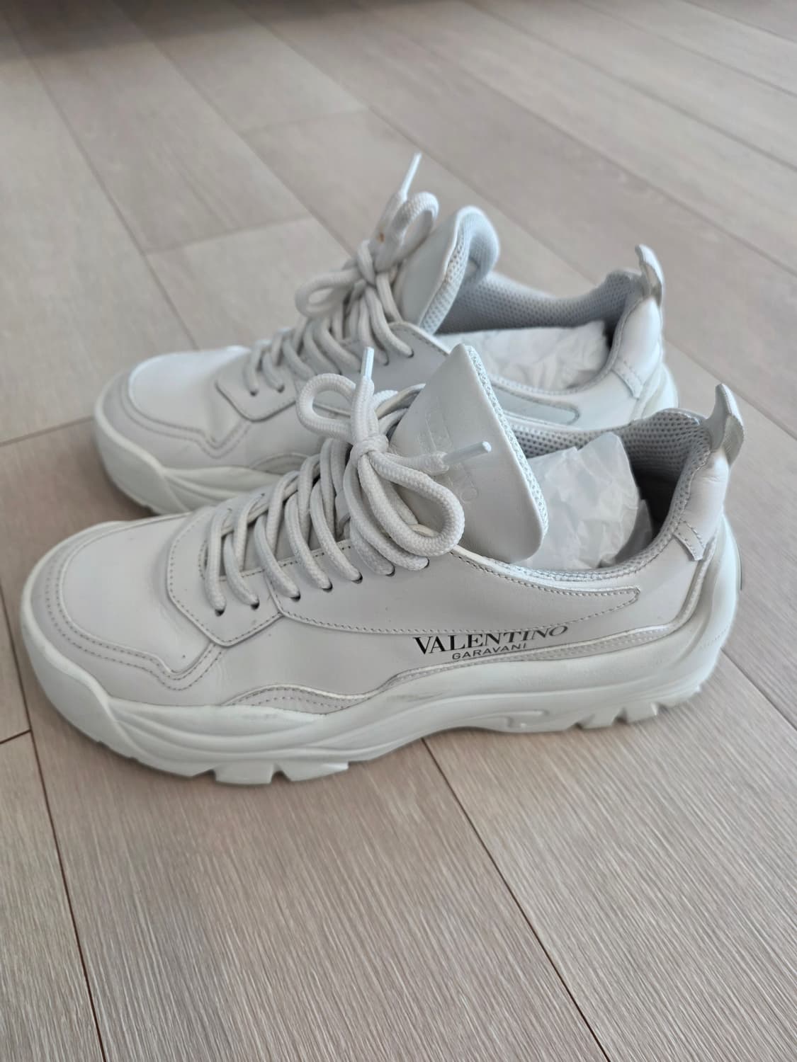발렌티노 송아지가죽 검보이 스니커즈 화이트  상품이미지3