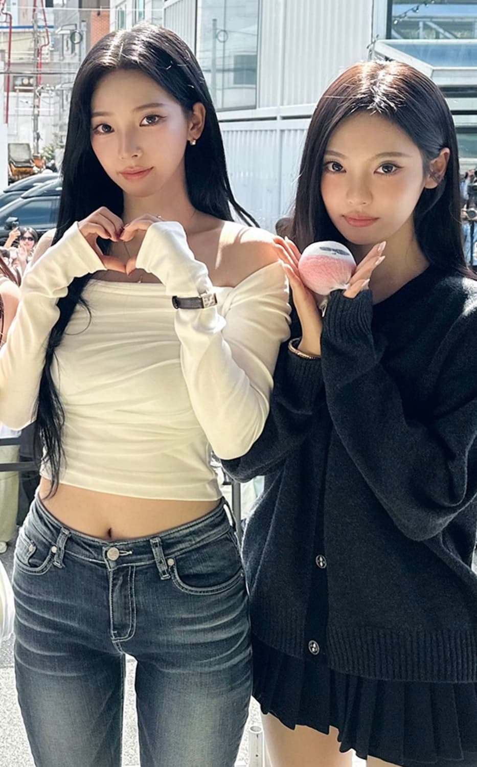 시너진 브러쉬 캣 워싱 데님 팬츠 딥 블루 (카리나 착용) 상품이미지3