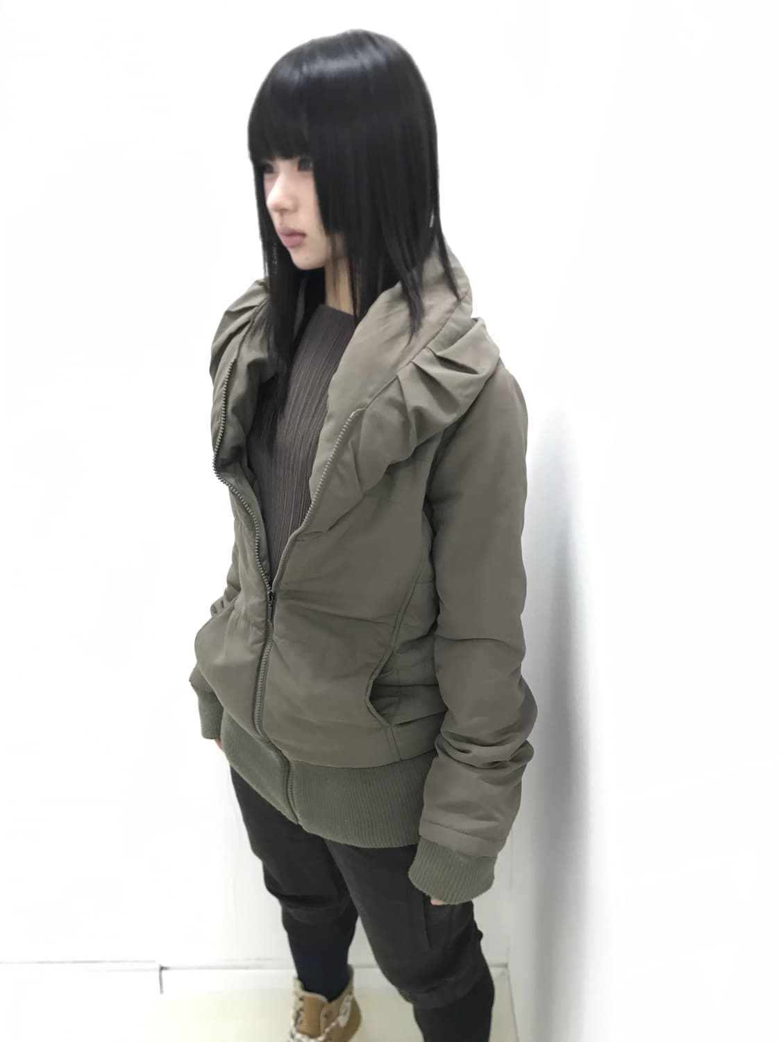 Grayish brown puff neck banded padding 상품이미지8