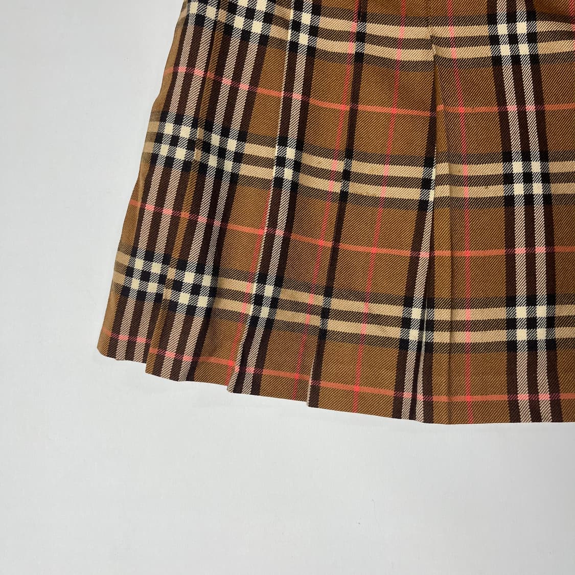 [Burberry] 버버리 블루라벨 체크 벨티드 플리츠 미니스커트 상품이미지4