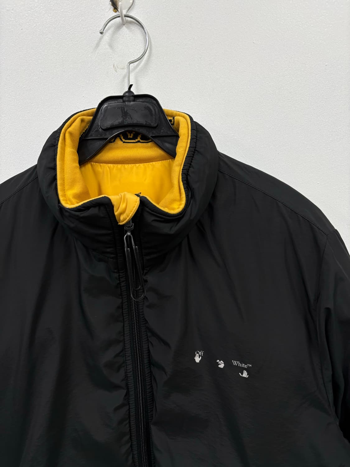 큐알인증)오프화이트 리버시블 숏 다운패딩 상품이미지9