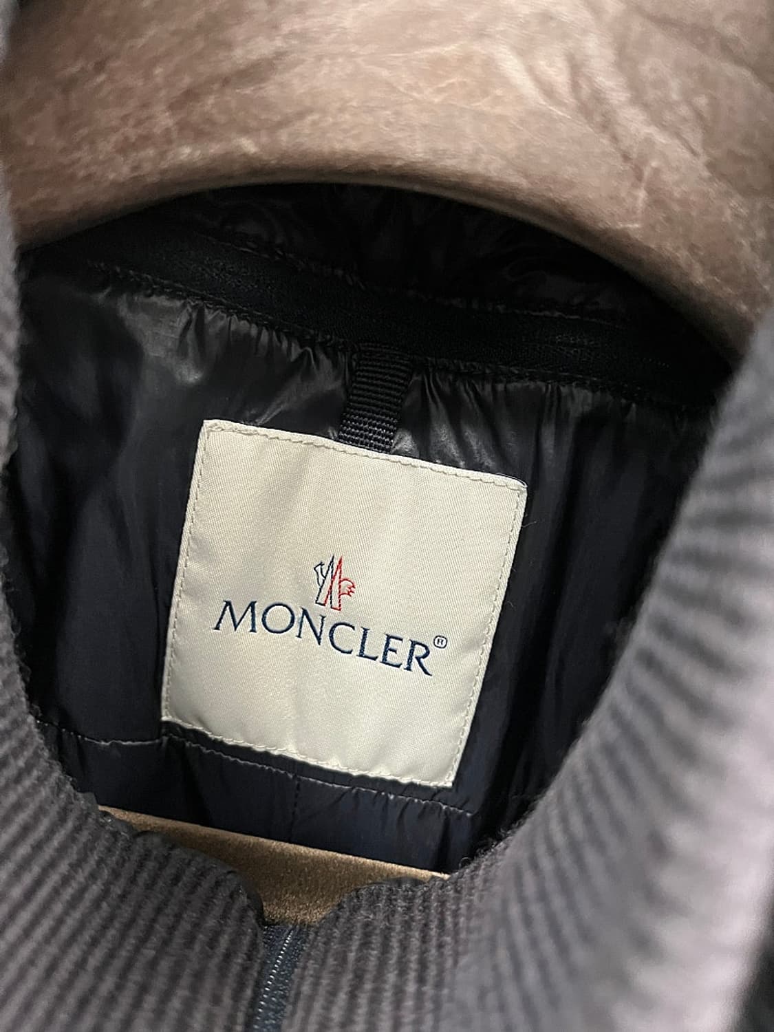 105) 몽클레어 경량 다운사파리  상품이미지4