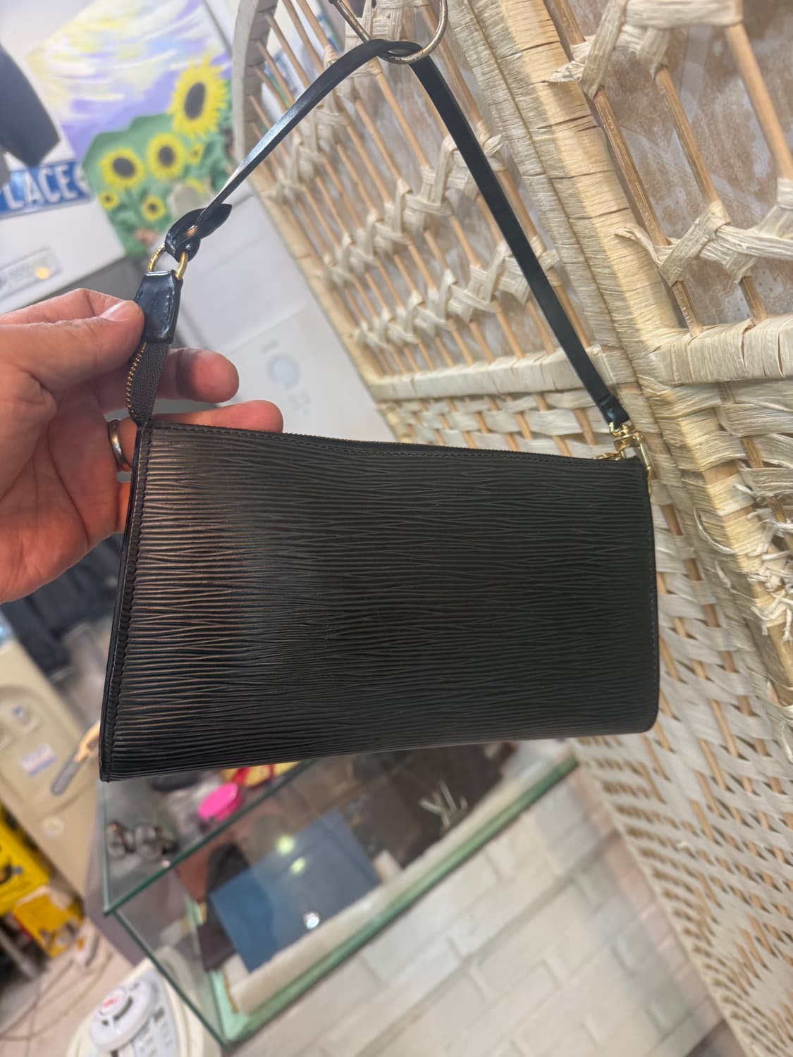 정품 루이비통 에삐 포쉐트악세수아 팝니다 상품이미지4