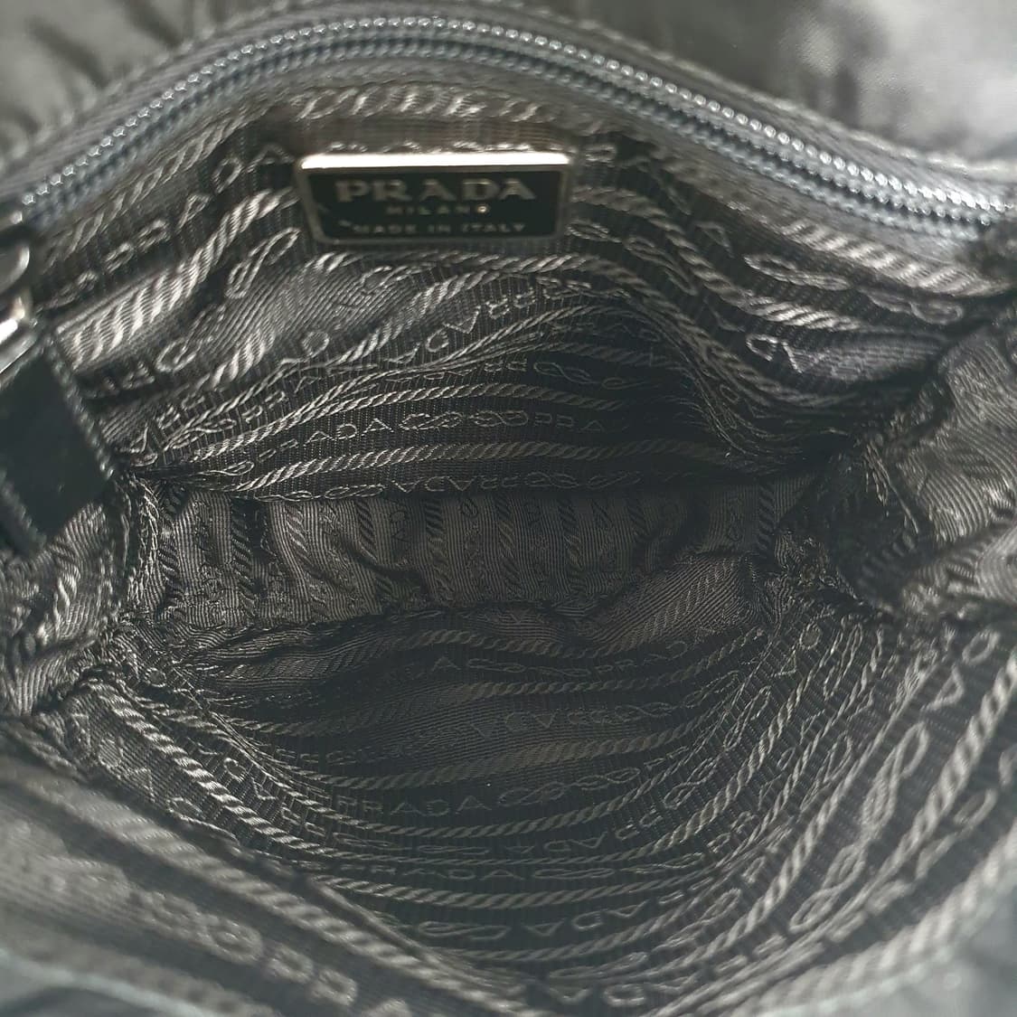 프라다 삼각로고 리나일론 블랙 미니 메신저백 숄더백 상품이미지10