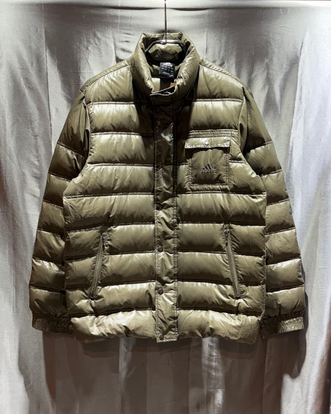 L 아디다스 원포켓 글로시 카키 경량패딩 상품이미지2