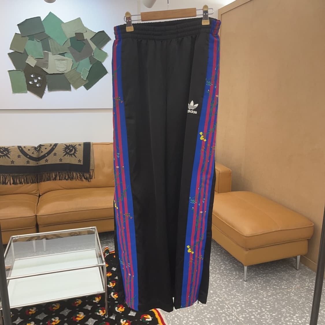 아디다스 팜리오 리폼 플라워 자수 삼선 트랙팬츠 XS C06547 상품이미지3