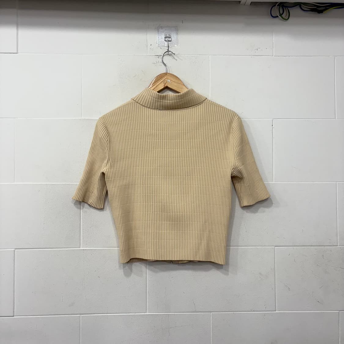 띠어리 집업 반팔 니트 상품이미지3