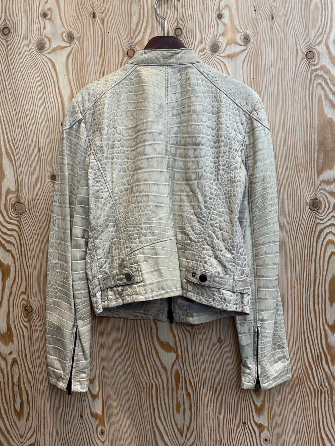 아르마니 콜레지오니 램스킨 크로커다일 엠보싱 레더 자켓 상품이미지4