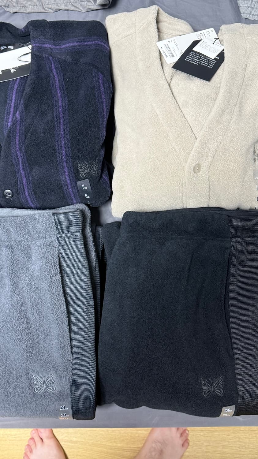 니들스 유니클로 스트라이프/베이지 가디건, 블랙/그레이 트랙 팬츠 상품이미지1