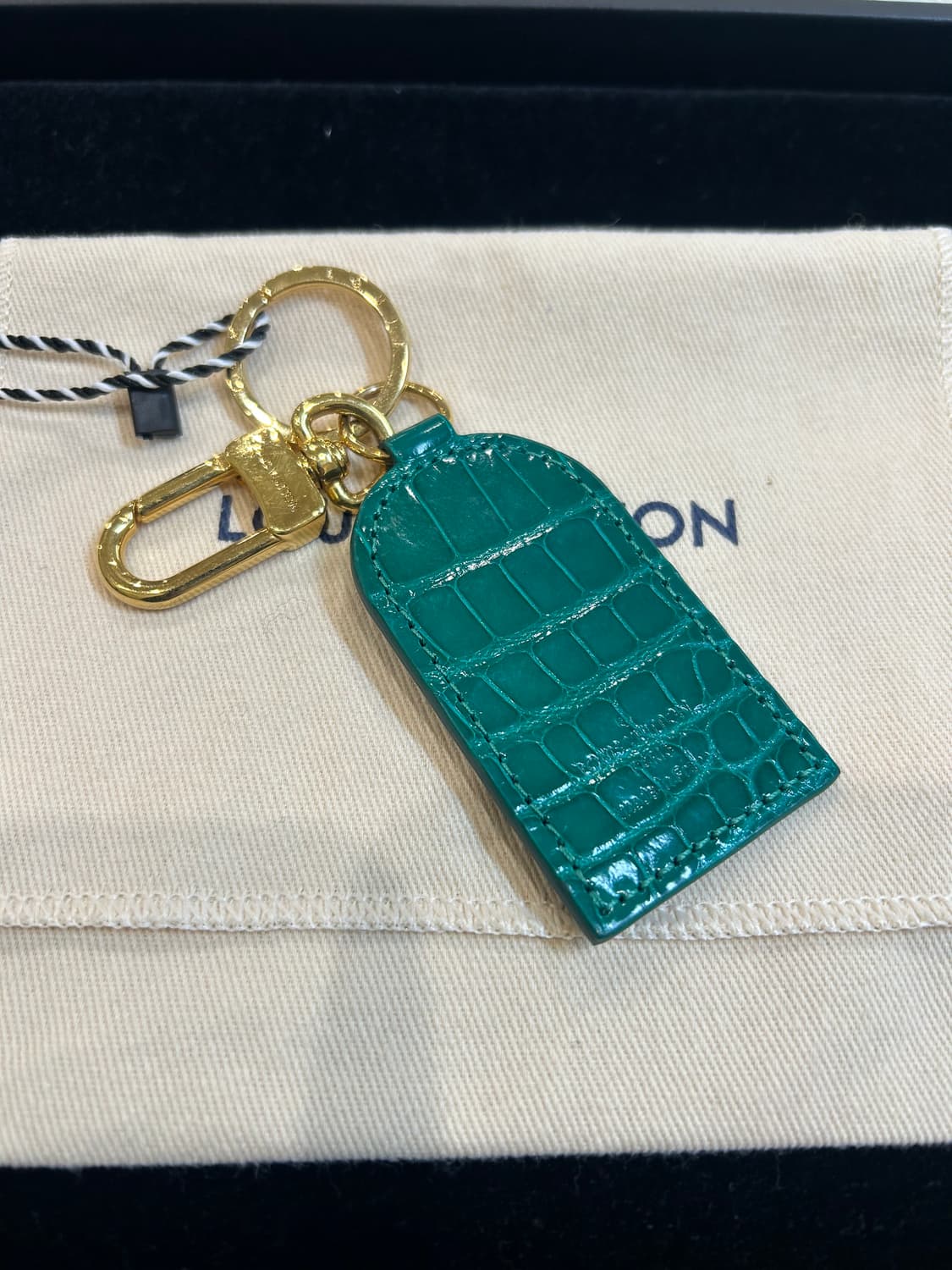 [정품/중고] 루이비통 악어 가죽 키링 / 백참 상품이미지2