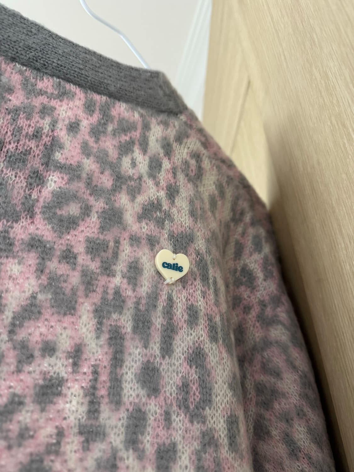 에즈이프 캘리 레오파드 니트 가디건 핑크 free 상품이미지4