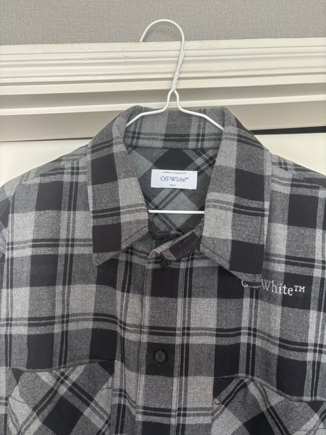 [L] 오프화이트 체크 로고 셔츠 상품이미지3