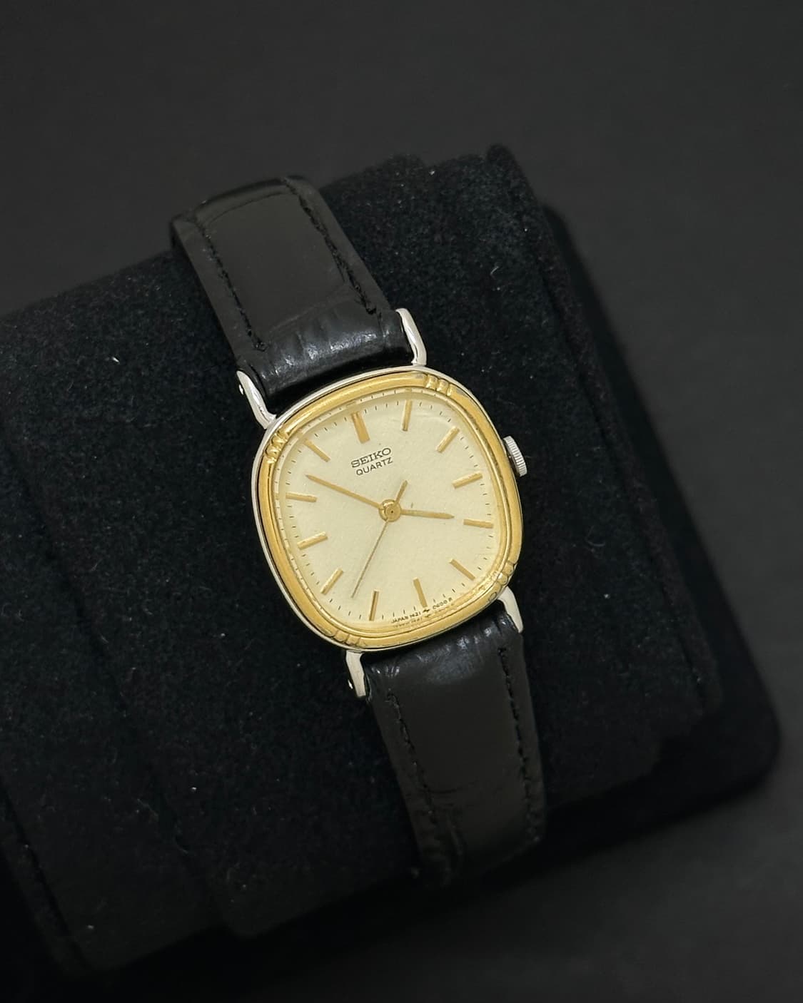 세이코 리넨 다이얼 투톤 쿼츠 시계 상품이미지1