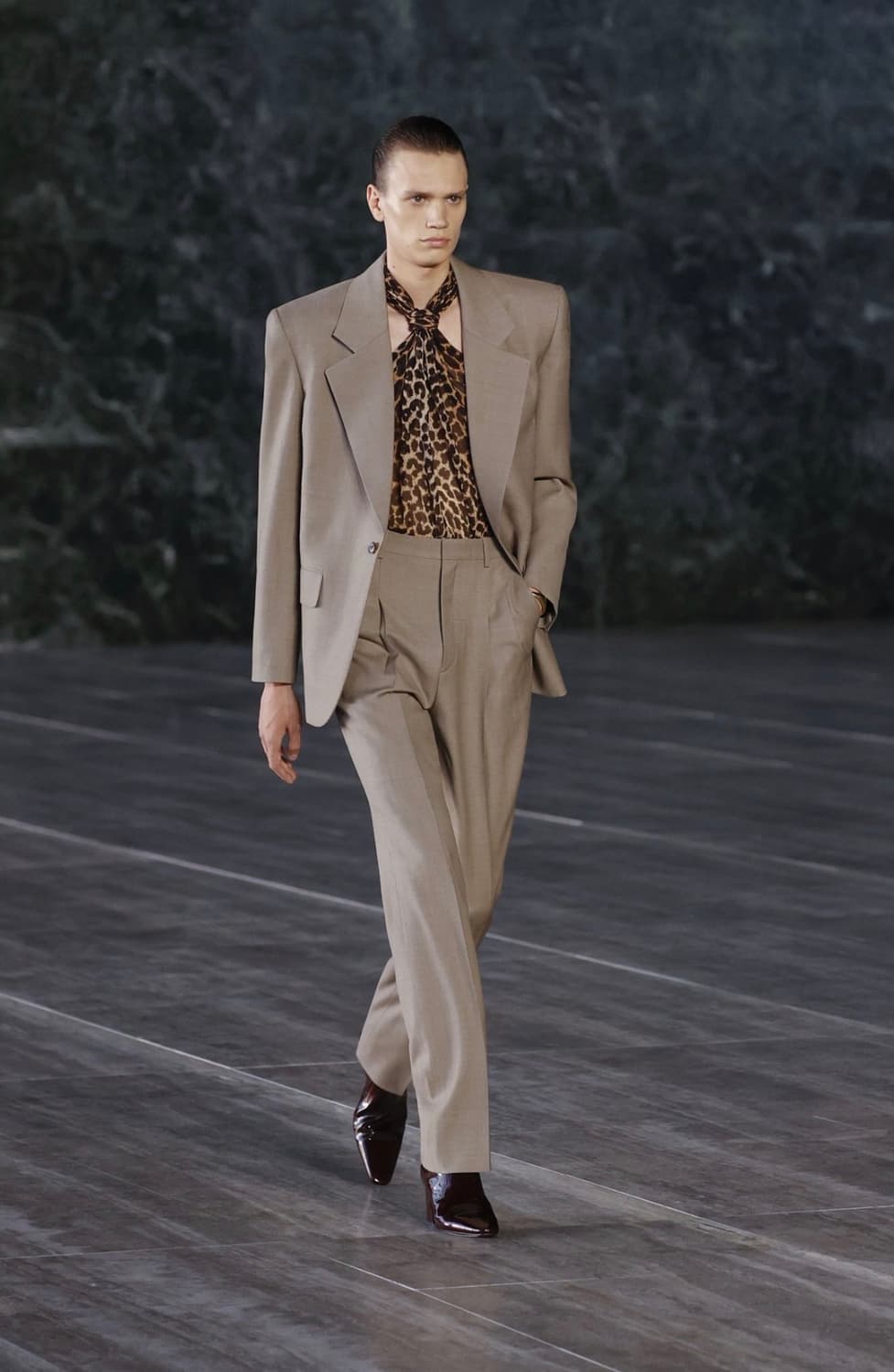 [강동원님 착용] 생로랑 24ss 오버사이즈 베이지 자켓 상품이미지4