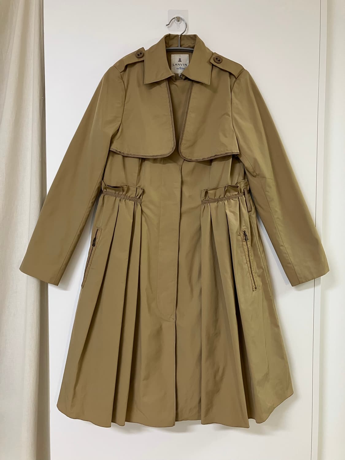 랑방 온 블루(LANVIN en Bleu) 백 플리츠 트렌치코트 상품이미지1