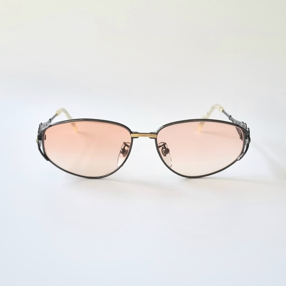 데드스탁 우아함을 담은 아르누보 스타일 틴트 선글라스 상품이미지3