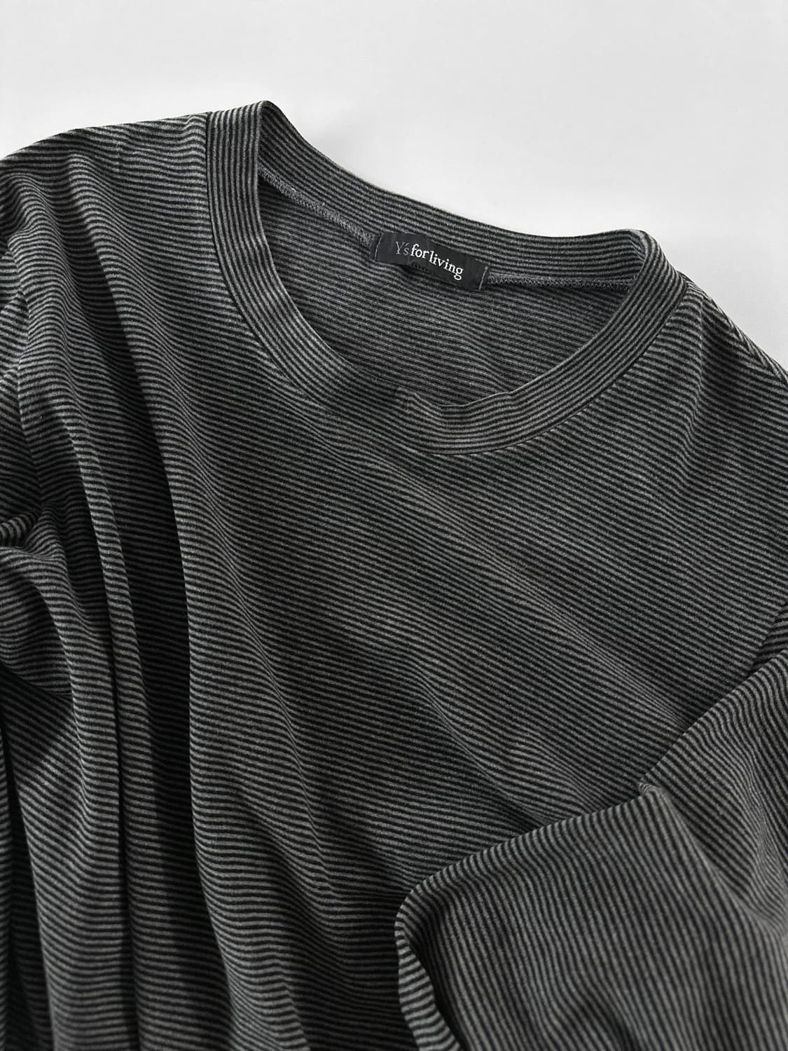 요지 포 리빙 파인 스트라이프 패턴 롱 슬리브 티셔츠 상품이미지1