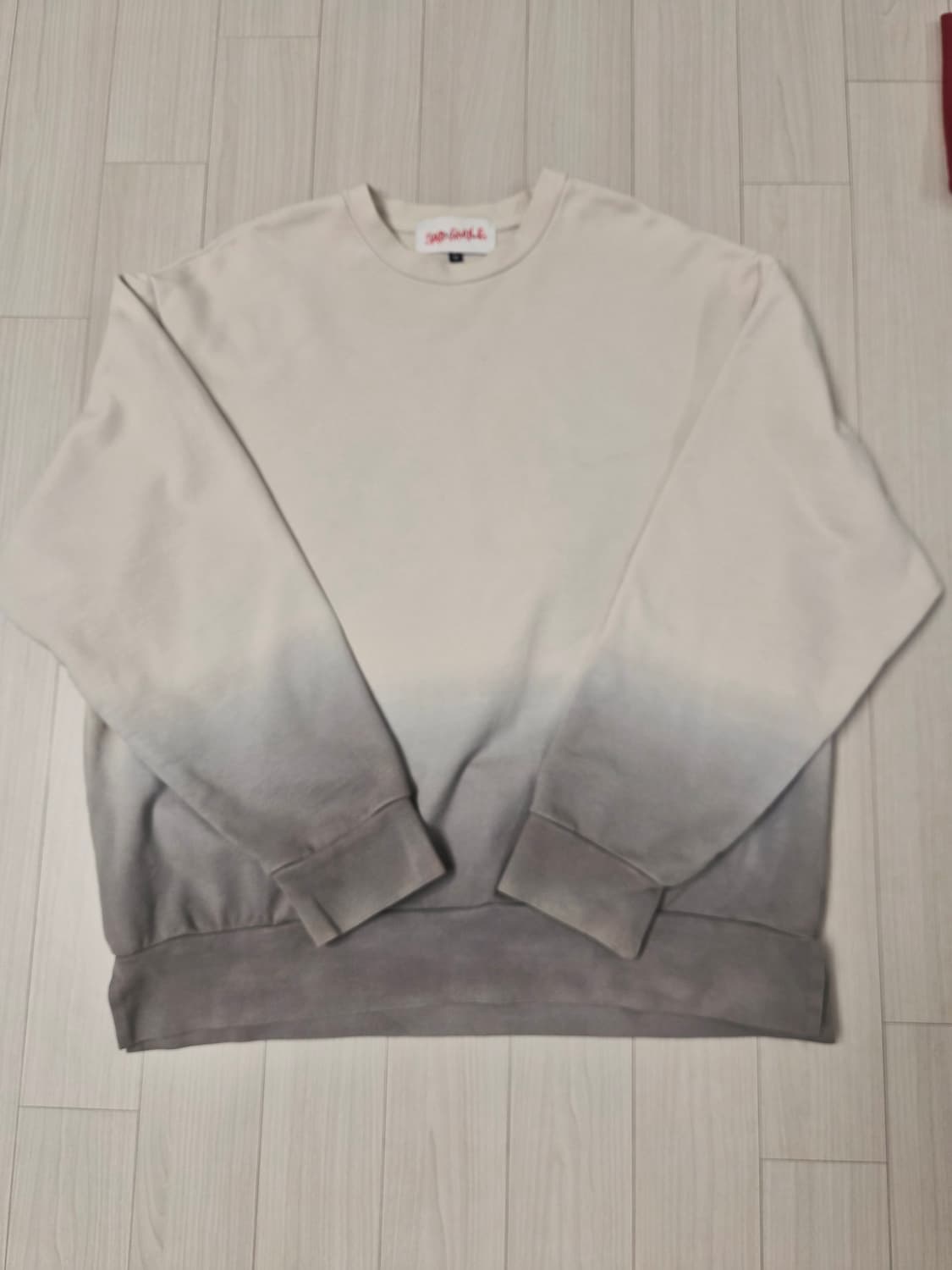 커스텀멜로우 새드스마일그라데이션 오버핏 맨투맨 M사이즈 상품이미지1