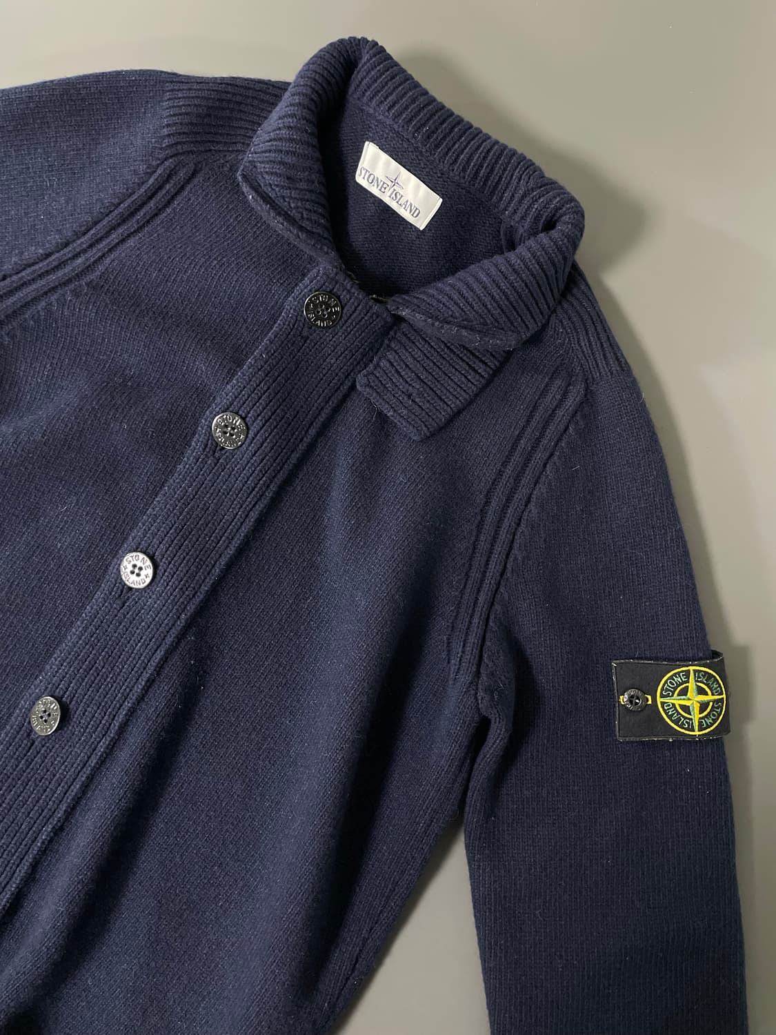 [M] 스톤아일랜드 와펜 버튼 집업 니트 가디건 상품이미지3