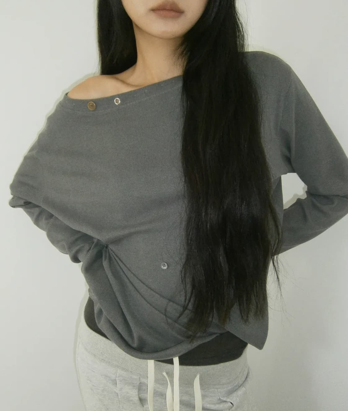 밀로 우먼 버튼 믹스 티셔츠 차콜 상품이미지1