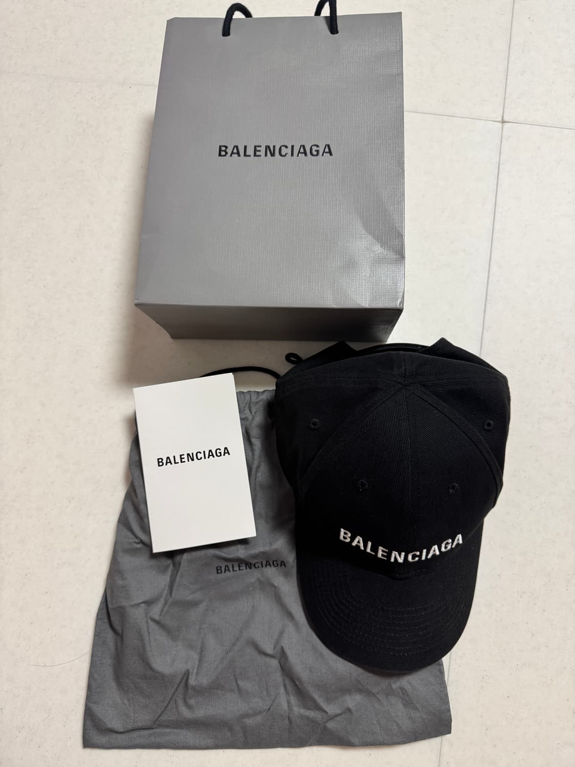 발렌시아가 블랙 캡 L(58cm) 상품이미지1