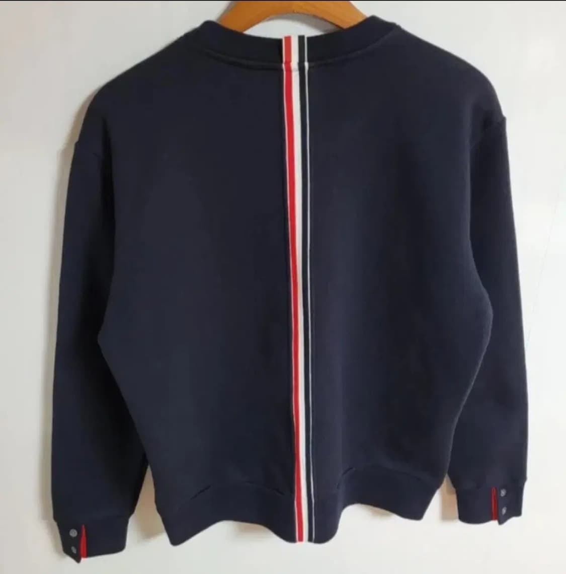 톰브라운 백삼선 맨투맨 3사이즈 네고가능 상품이미지2