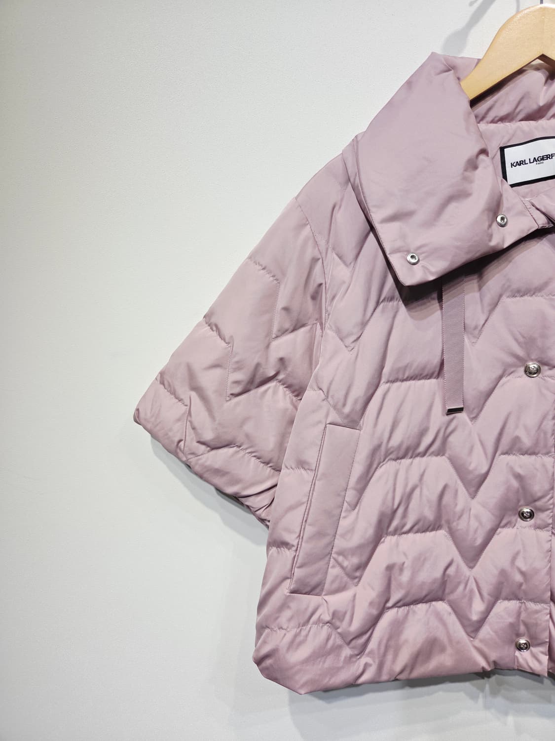 칼 라거펠트 파리스 구스다운 반팔 크롭 패딩 자켓 상품이미지3