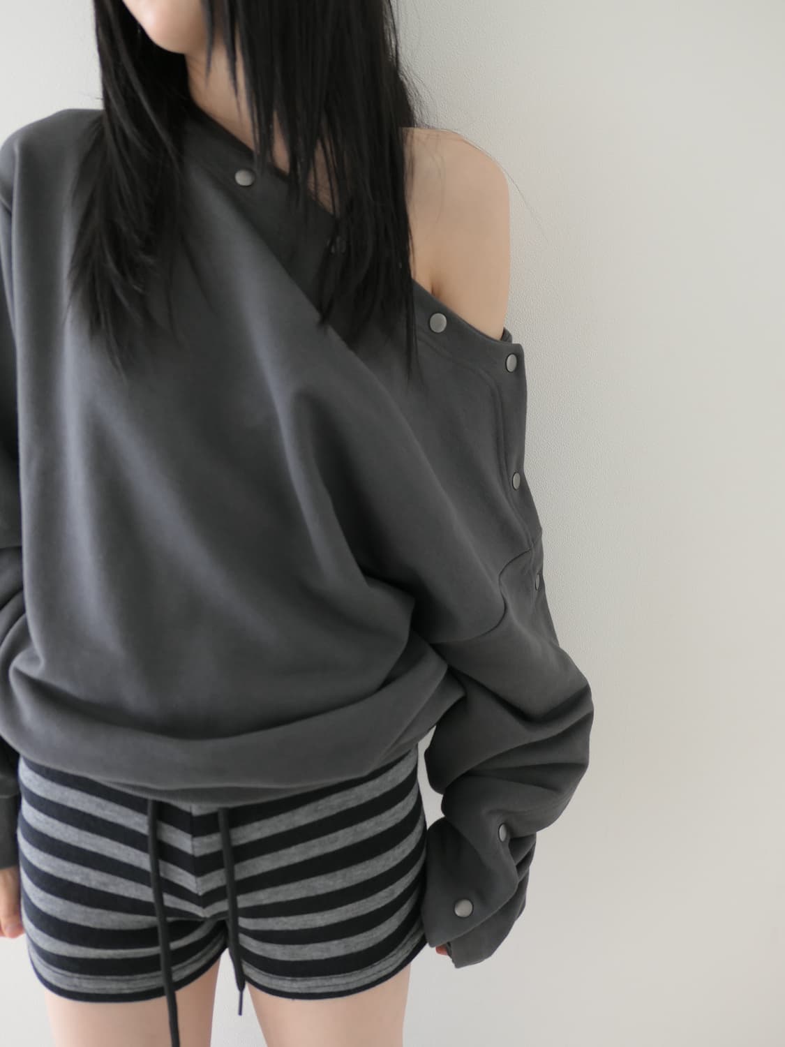 sageblue 오프숄더 맨투맨 상품이미지3