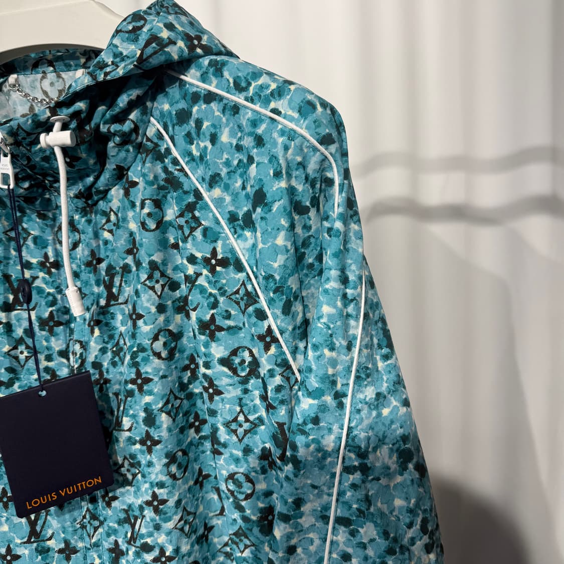 [새상품/115] [새상품] 루이비통 모노그램 포인틸리즘 윈드브레이커 상품이미지7