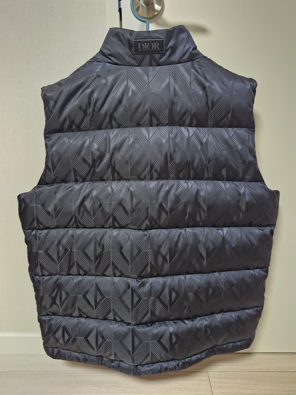 디올 다이아몬드 패딩조끼 54 팝니다. 상품이미지2