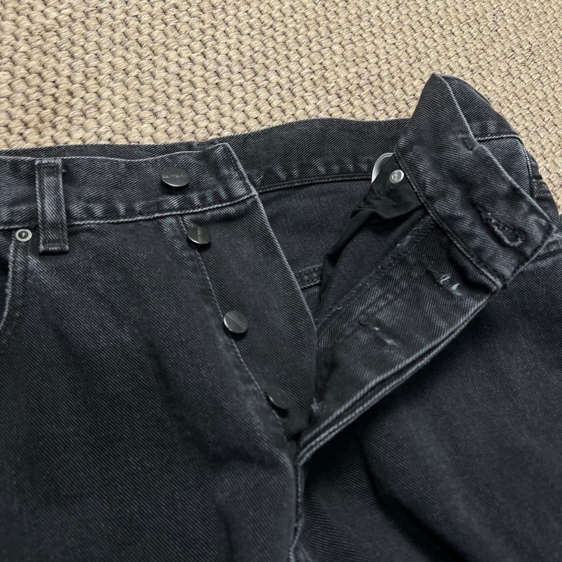 칼하트 WIP 뉴엘 데님 팬츠 블랙 30 상품이미지5