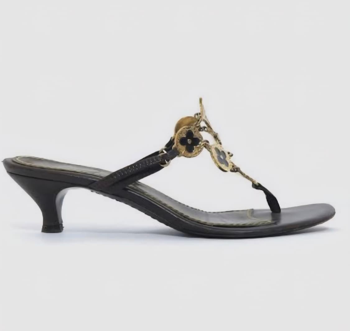 특가세일!(정품)루이비통 모노그램 콰트레포일 골드메탈체인 가죽 뮬 샌들 상품이미지5