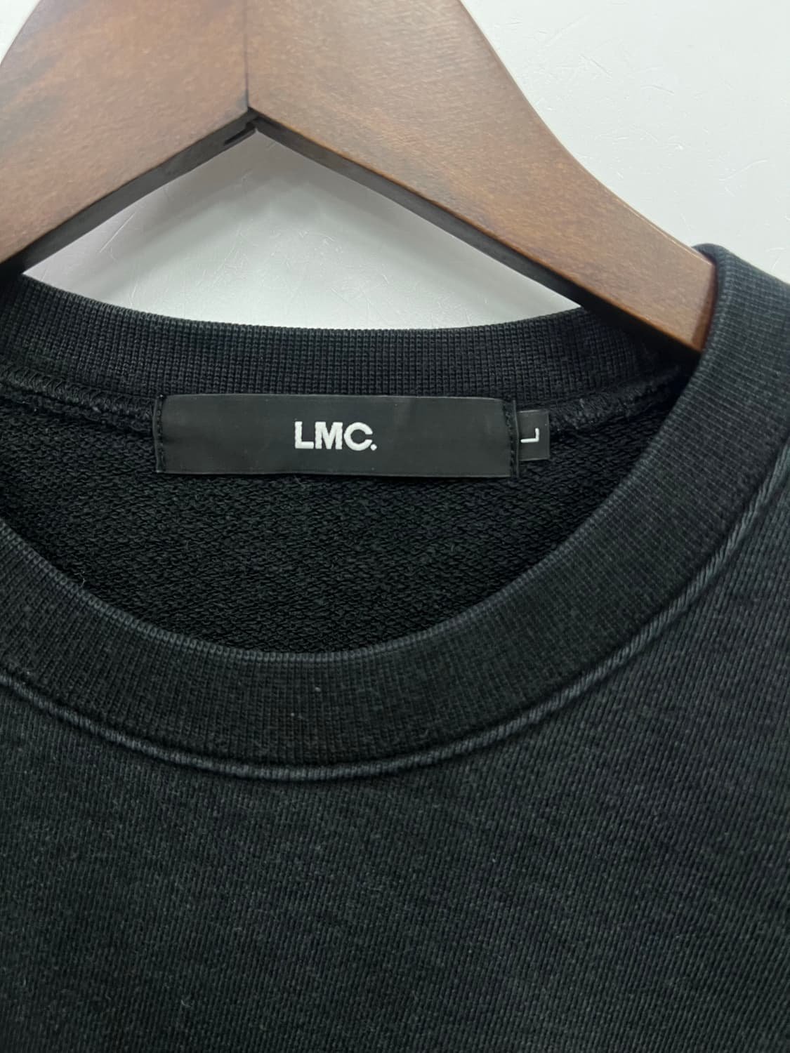 LMC. 블랙 맨투맨  상품이미지2