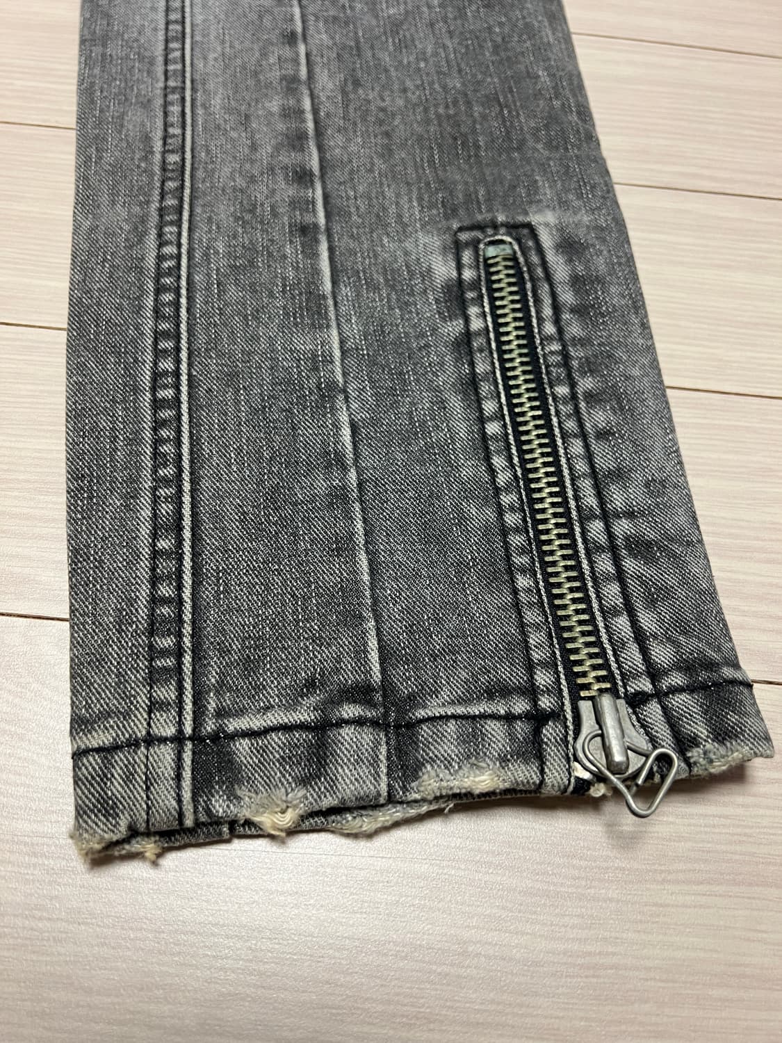그레이 워싱 바이커 스타일 데님 팬츠 / 30사이즈 정도 상품이미지7