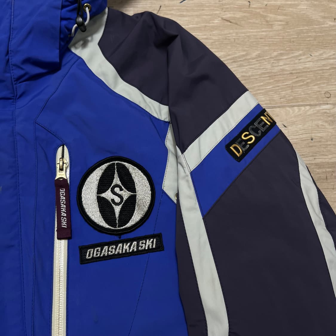 데상트 X 오가사카 콜라보 스키복 보드복 후드 스키점퍼 [블루] M/95 상품이미지4