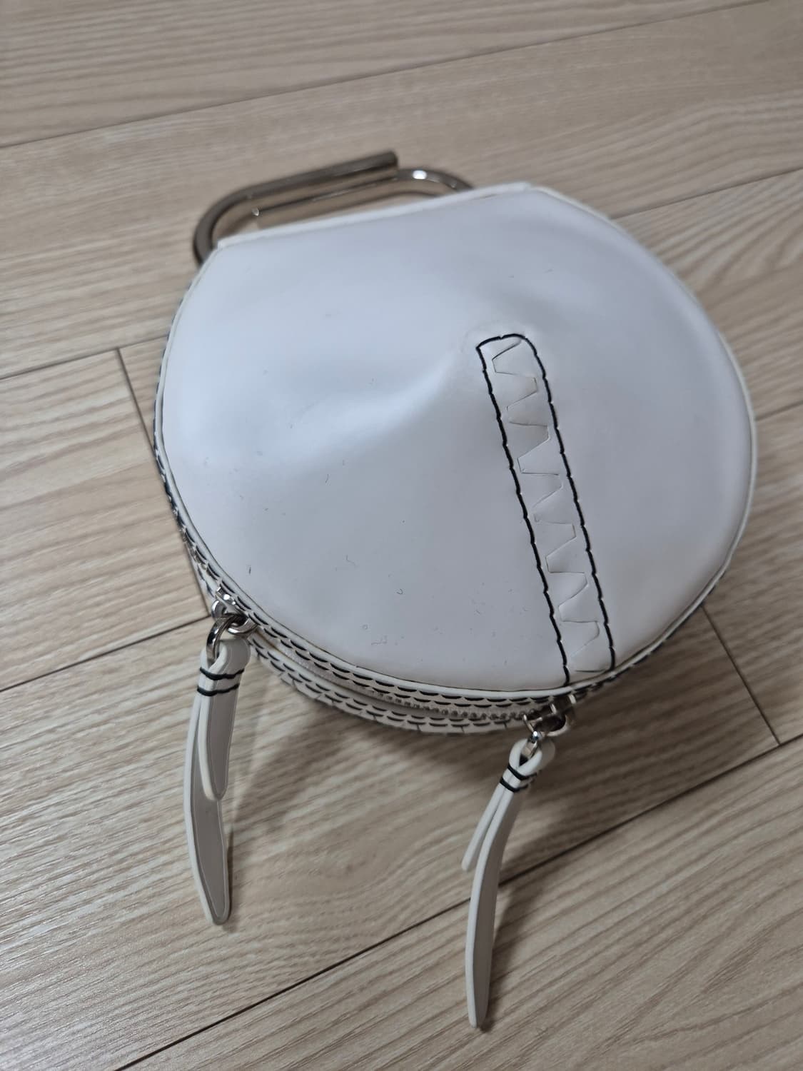 3.1 Philip Lim 필립 림 원형 손잡이가방 토트백 상품이미지2