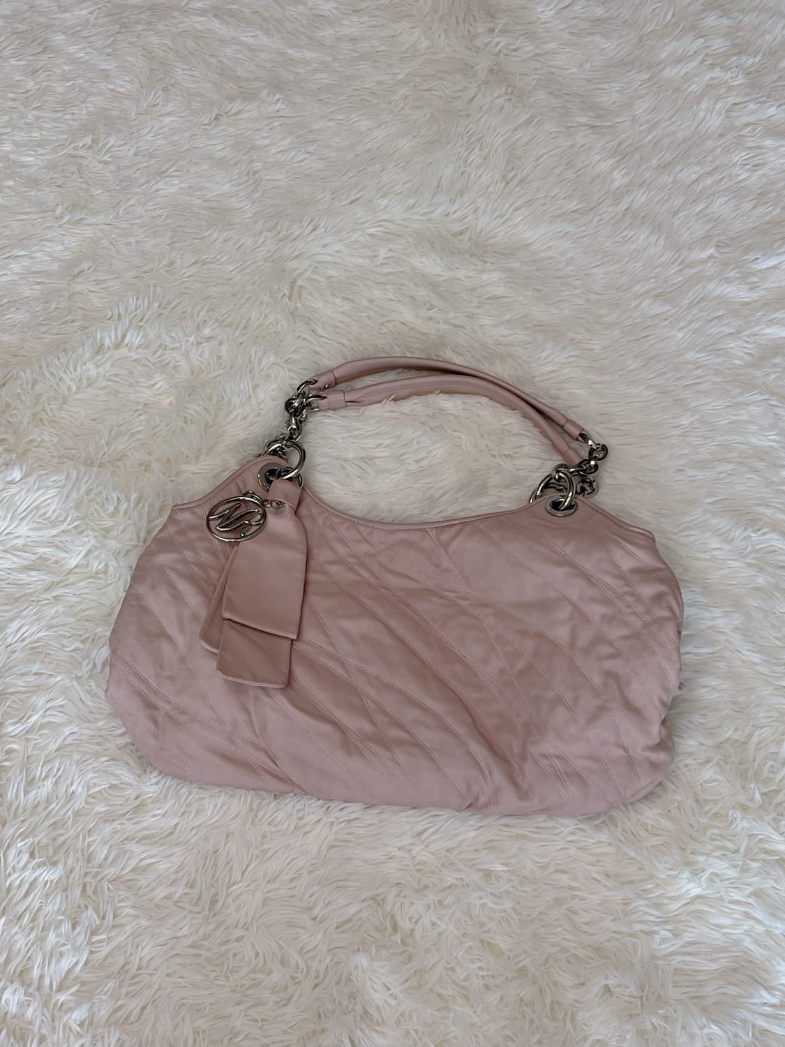 오네갸루템) 니나리치 양가죽 리본 숄더백 100% 정품 상품이미지1