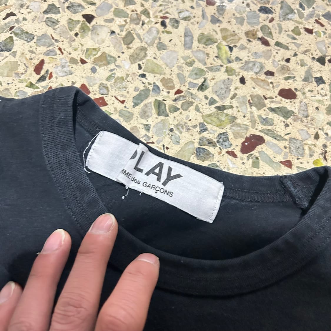 꼼데가르송(Come des garcons) 블랙 하트 로고 티셔츠 상품이미지4