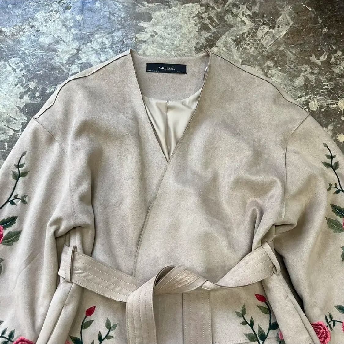 M) zara 자라 장미 자수 스웨이드 로브 코트 상품이미지4