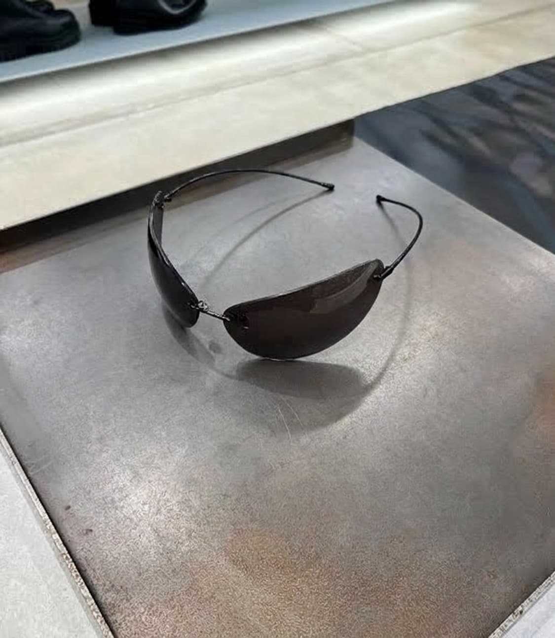 Balenciaga  23ss MIRAGE OVAL 선글라스 상품이미지4