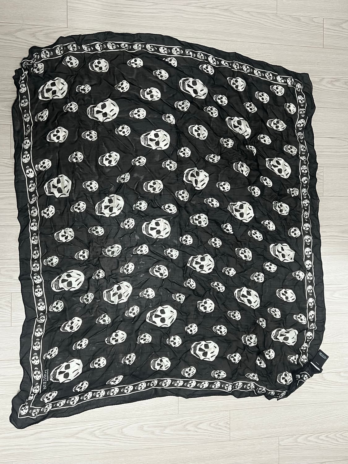 알렉산더 맥퀸 해골 스카프 상품이미지2