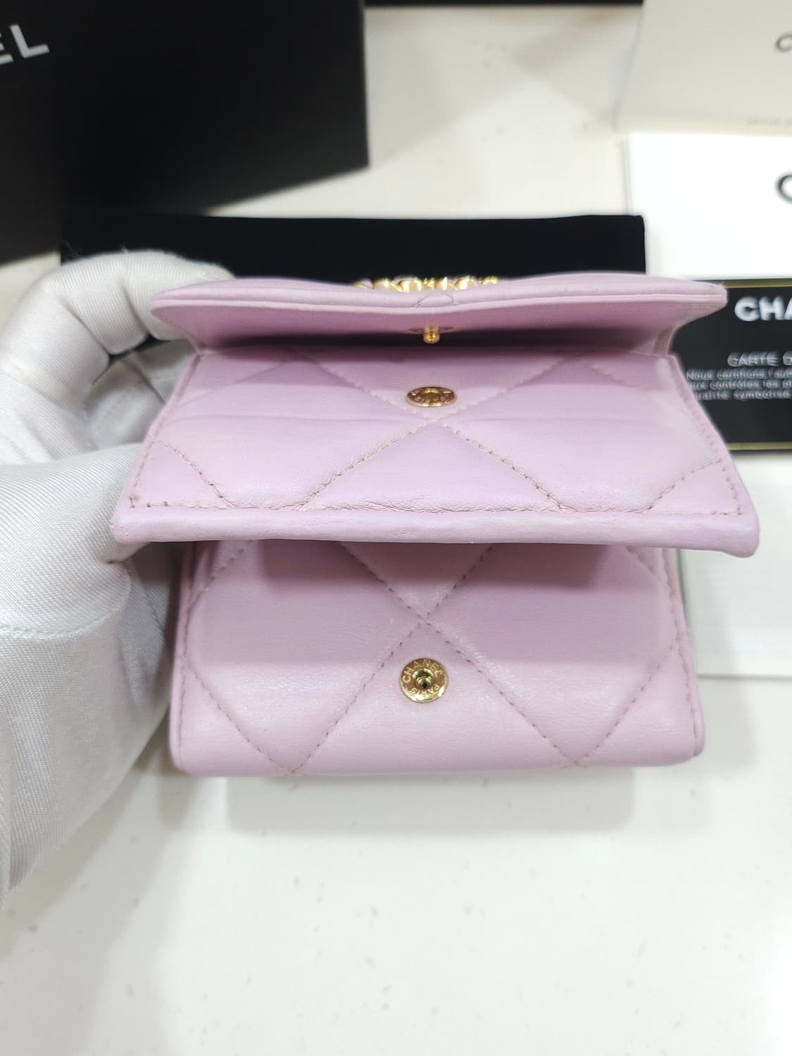 [풀구성] 샤넬 19 스몰 3단 플랩 지갑   상품이미지8