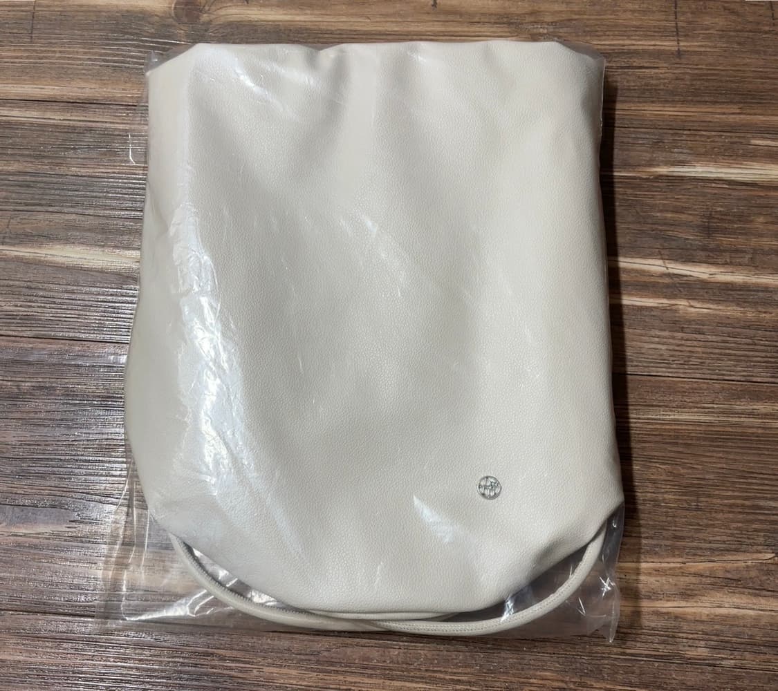 새상품) 로우타이드 가방 CYLINDER BAG 아이보리 상품이미지8