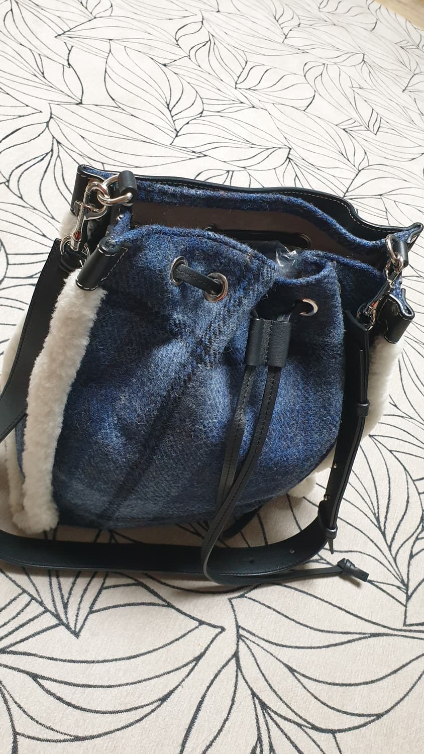 JW 앤더슨 X 해리스트위드 콜라보 크로스백 상품이미지3