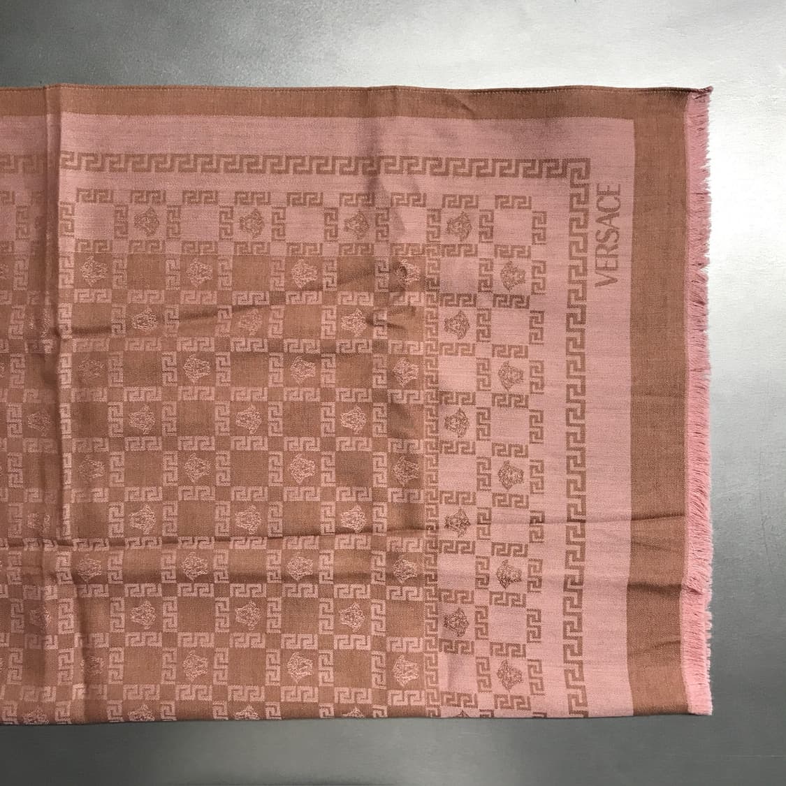 베르사체 실크 스카프 상품이미지3