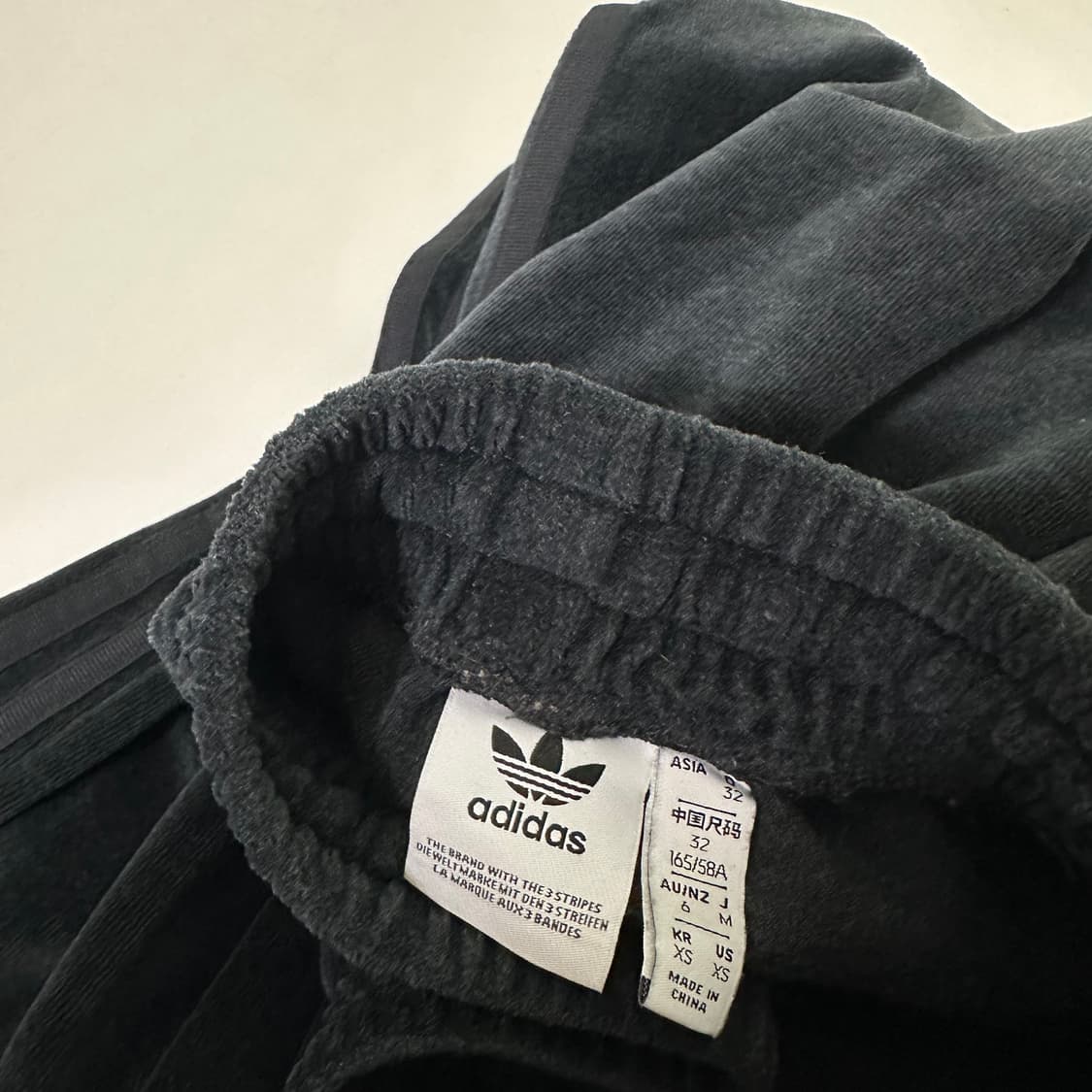 우먼M 아디다스 블랙 벨벳 트랙 조거팬츠 상품이미지6