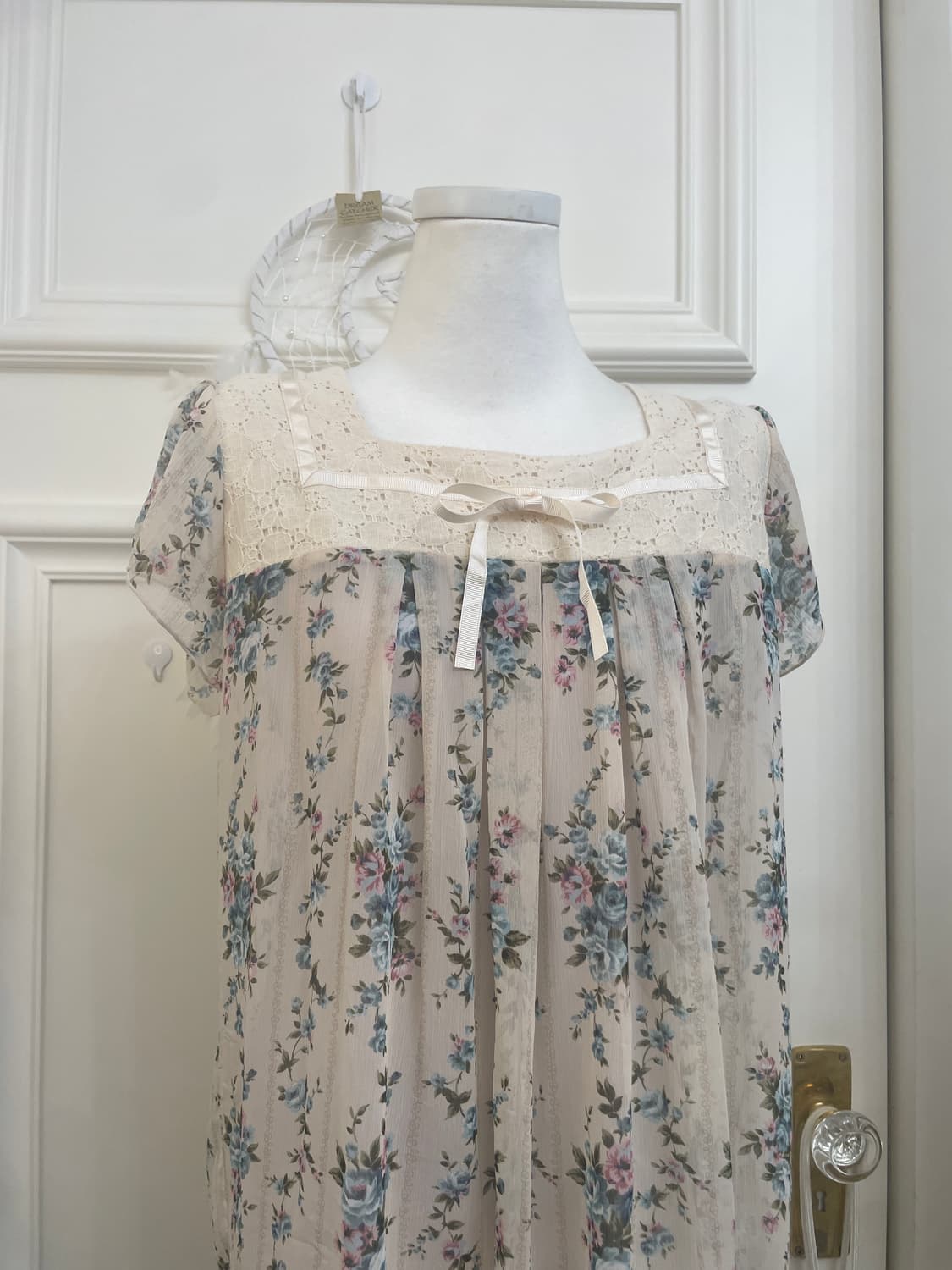 ROSA CHERI beige bow point flower blouse 상품이미지7