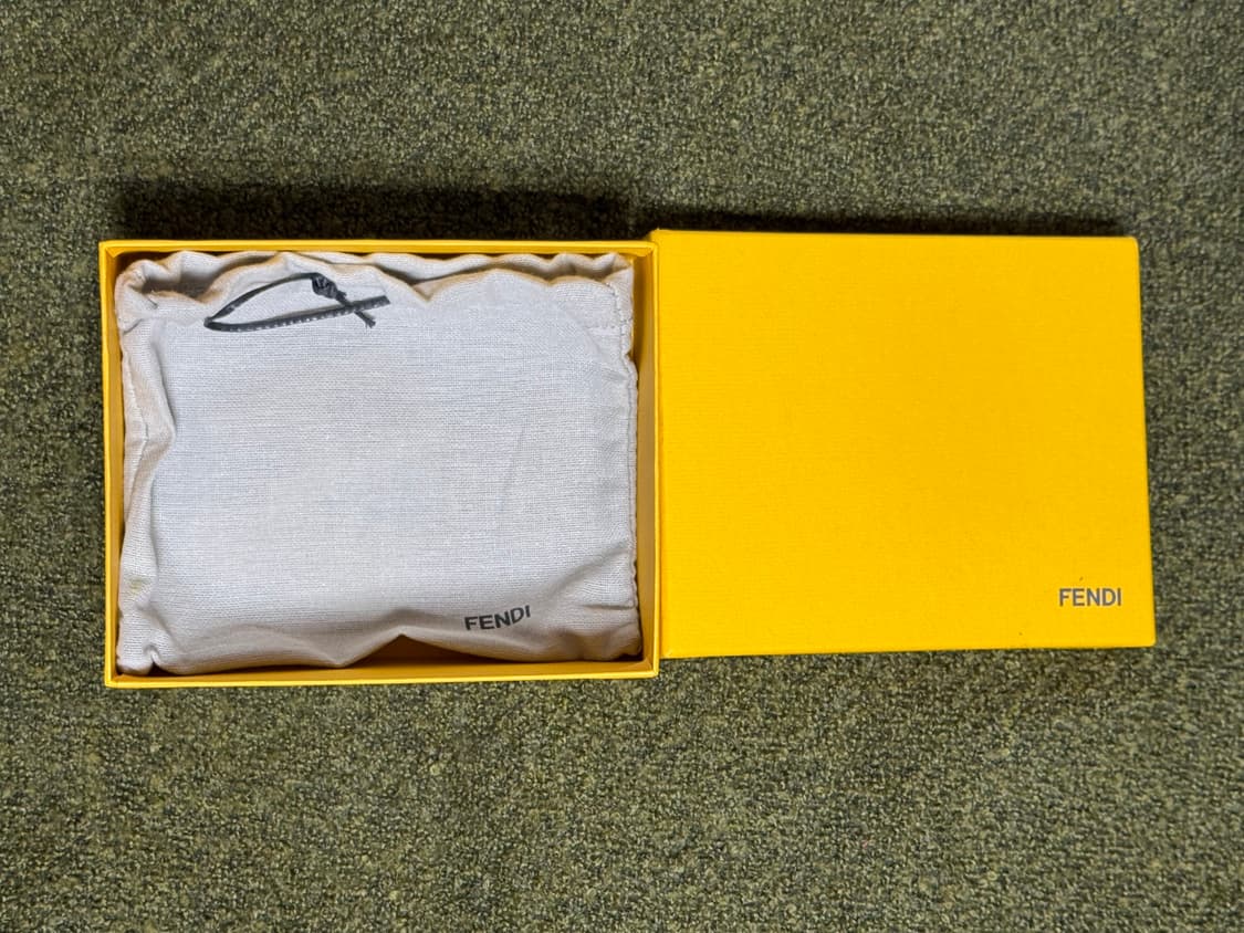 펜디 사피아노 중지갑 상품이미지3